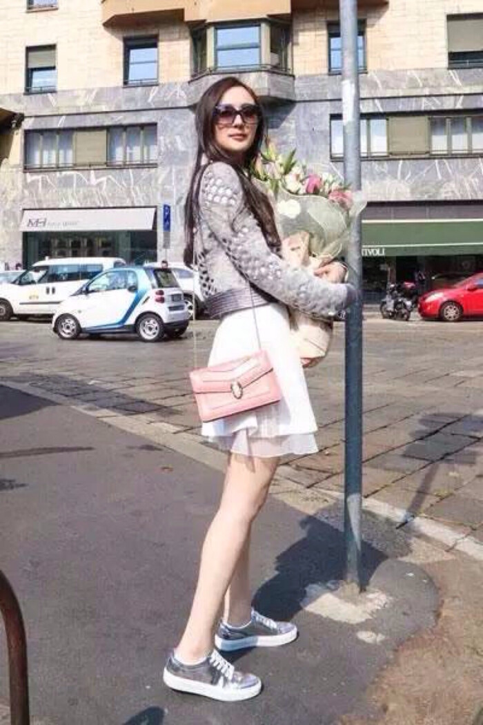 seoulu look :女生穿搭by 徐小妞_ 杨幂街拍图片