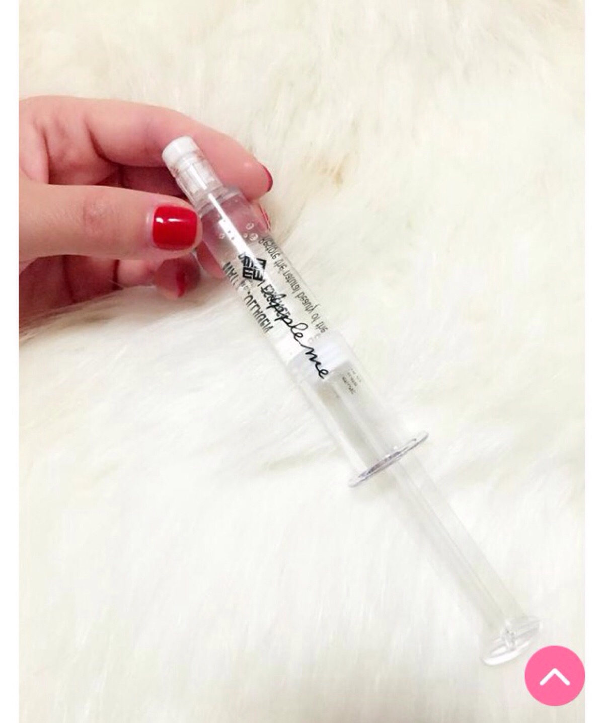 还有提拉紧致的效果,提拉紧致也就是可以达到瘦脸,提升面部轮廓的产品