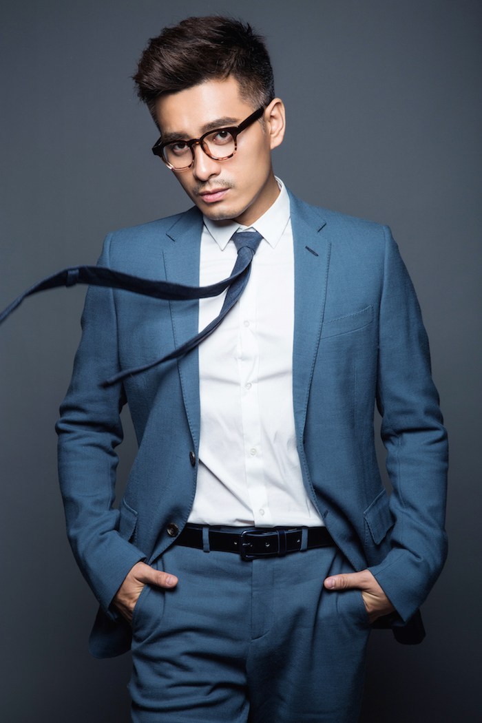 v模样萌叔搞怪的模样,霸道睿智而又潇洒内敛,俨然深沉大全图片,熟男现代古代电视剧亲吻一面总裁图片