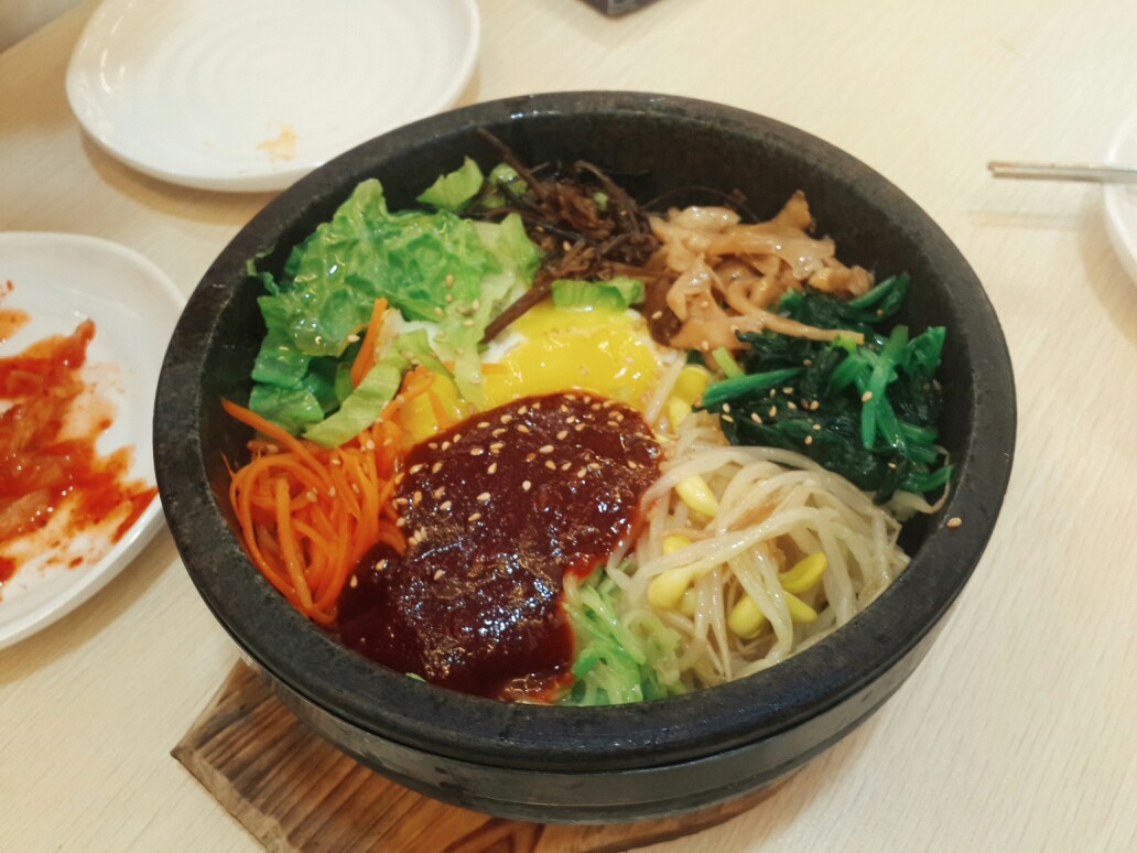 韩国料理:石锅拌饭