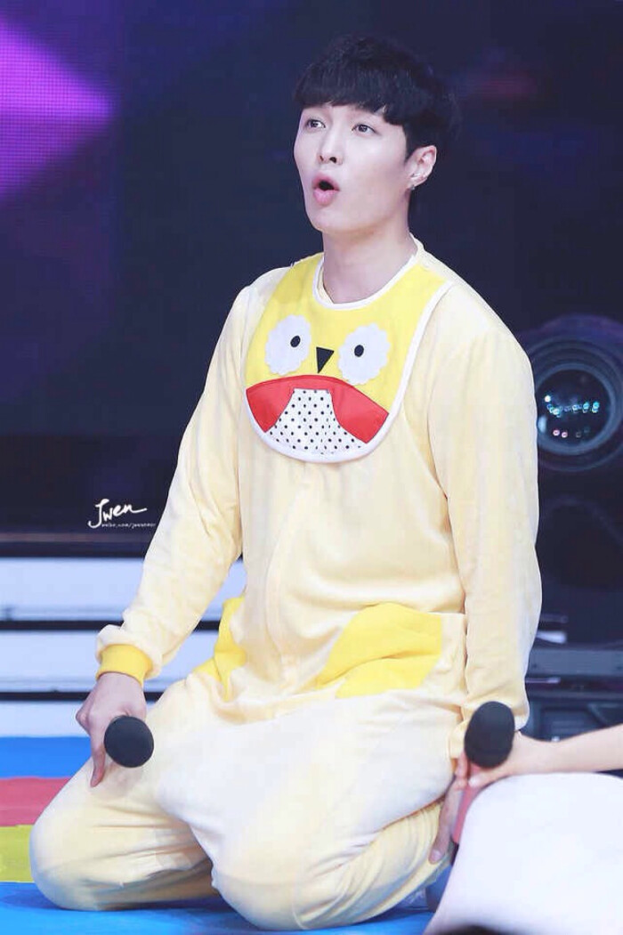张艺兴 快乐大本营 壁纸 韩流 明星 帅哥 小鲜肉 小绵羊 lay exo 《从