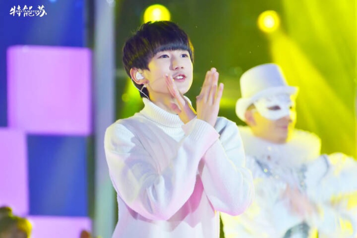 王源 #tfboys王源 #tfboys 电脑桌面壁纸桌面背景 高清 美颜 可爱 萌