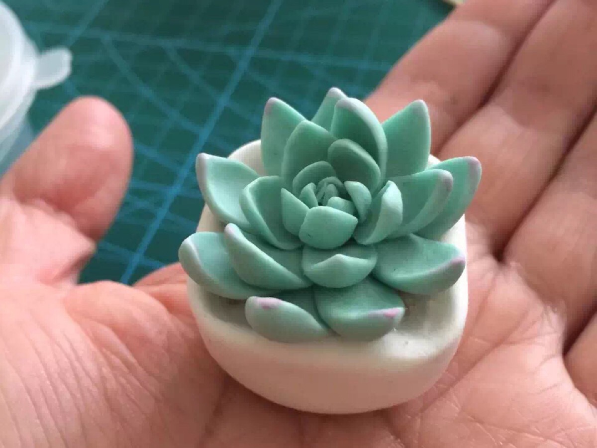 纸黏土作品——冰莓月影i
