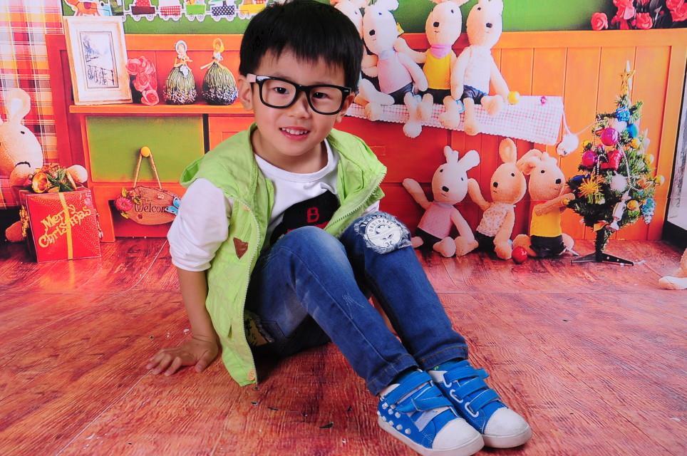 hello,很呆萌可爱的10后00后小男孩,萌得你不要不要的,可爱