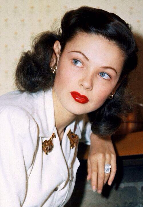 1944年《look》杂志票选海蒂·拉玛,英格丽·褒曼,琳达·达妮尔与她为