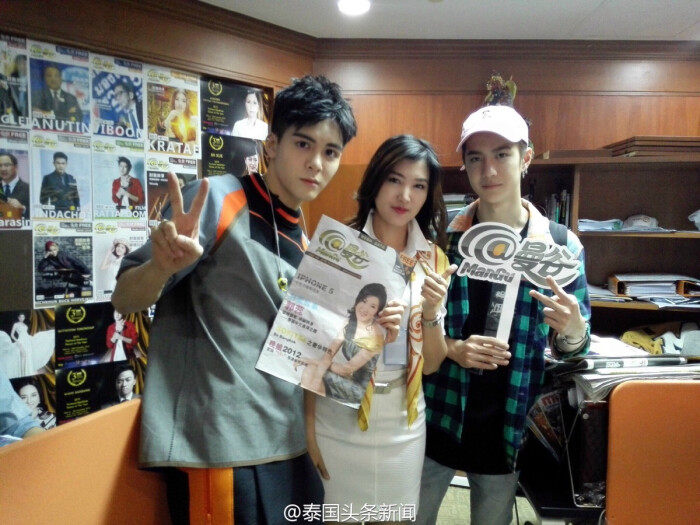 12月21日,湖南卫视@天天向上官方微博 小兄弟@曾舜晞joseph @uniq
