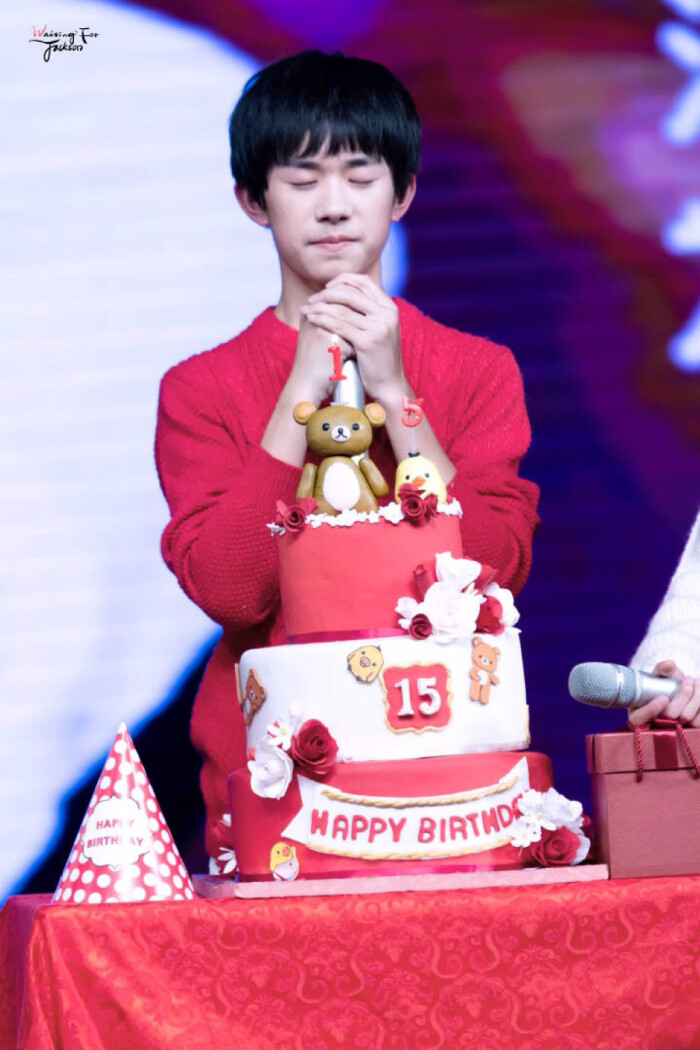 易烊千玺# 20151128 生日会【图:守候】