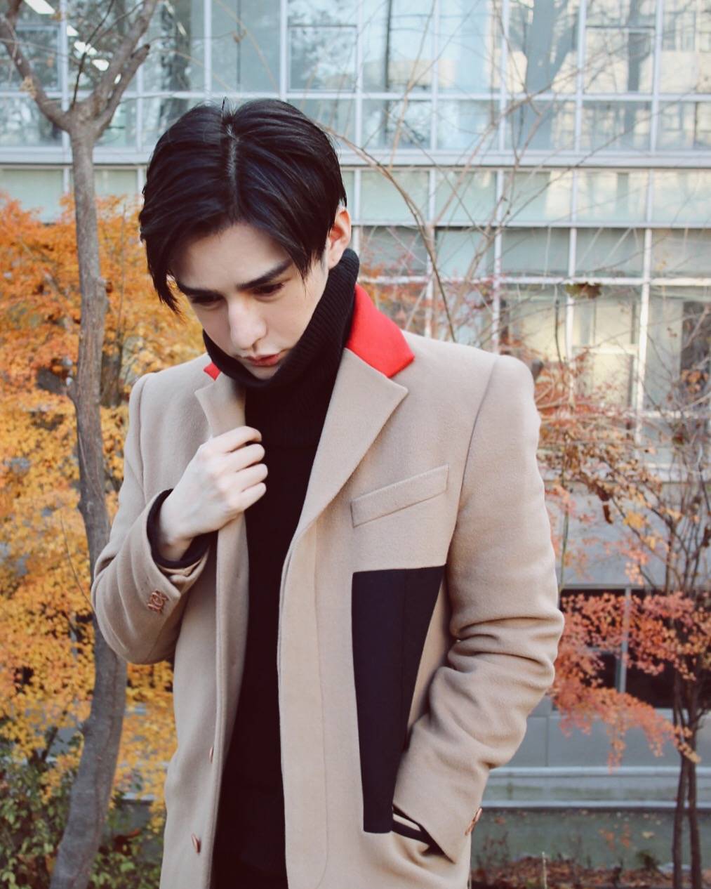 热男头#帅哥#挡啥呀#韩范#全身#脸不见了#背影#侧影#萌宠