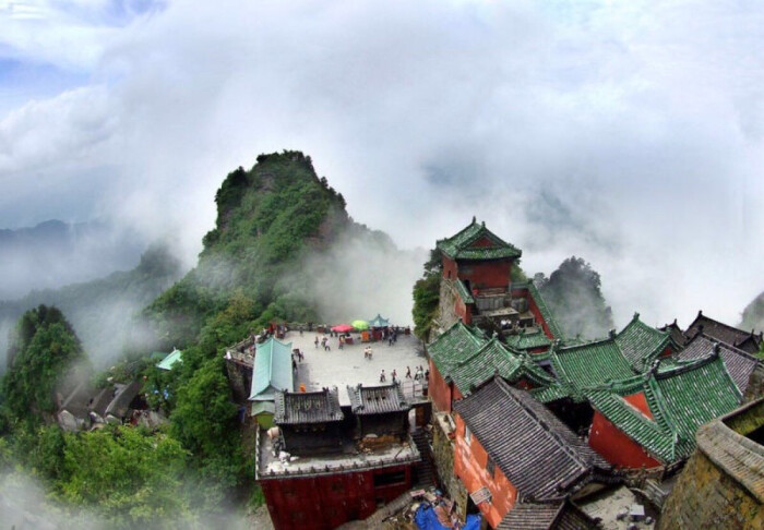 武当山 by 中国国家地理.