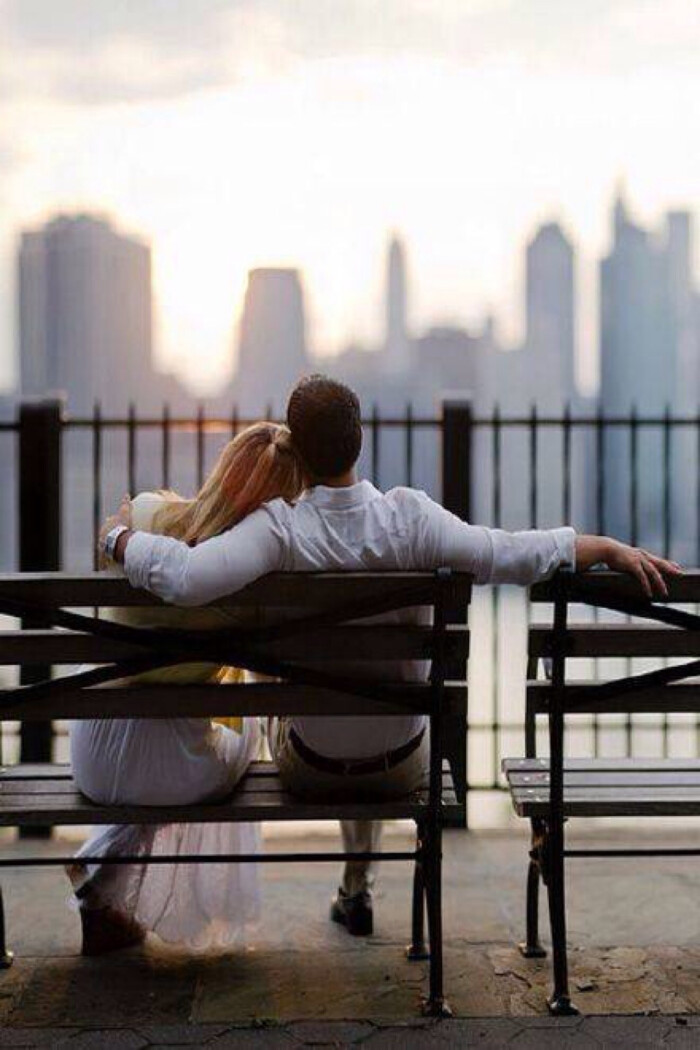 最合适的感情 ,永远都不是以爱的名义互相折磨 ,而是彼此陪伴 ,成为