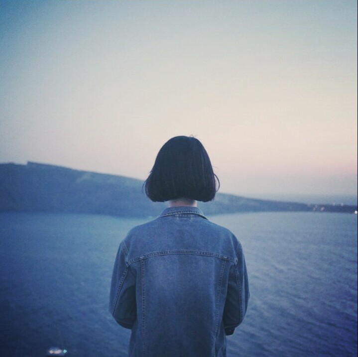 坏蜀黍° 背影 女头 个性 短发 大海 览渡 