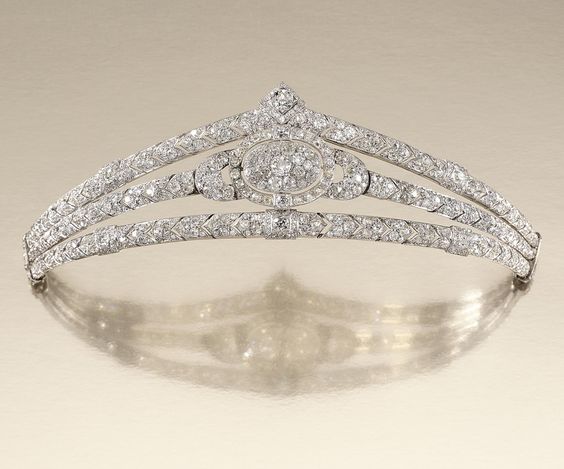 英国女王的王冠钻石图片