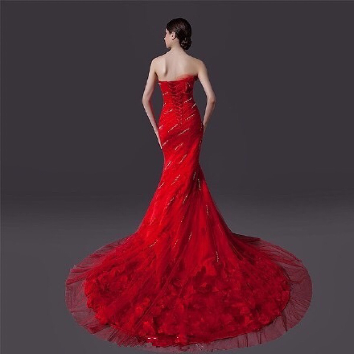 每个女孩都有一个婚纱梦