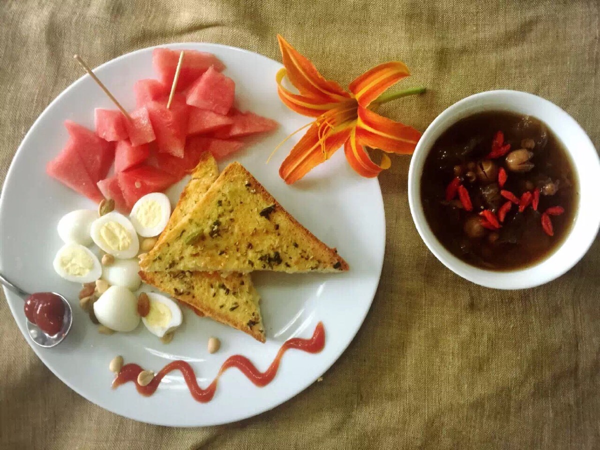 入西瓜切块,最后撒盐胡椒粉)再加几个烤箱蛋,料酒即可.炖五花肉放鹌鹑吗图片