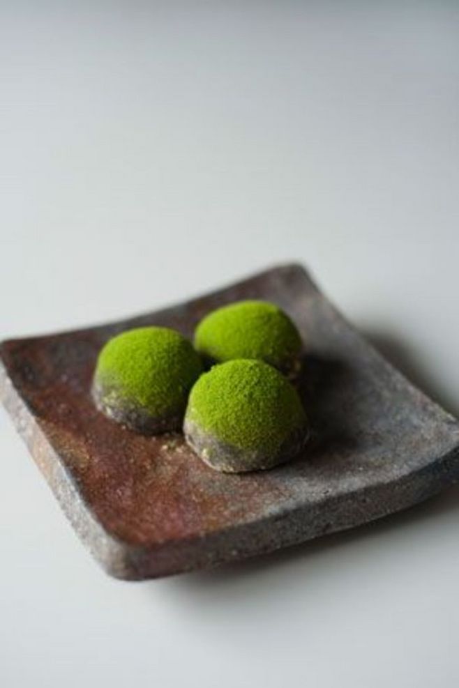 取一粉团草饼日本草饼日式草饼和风草饼镜饼草饼和果子镜饼草饼草饼