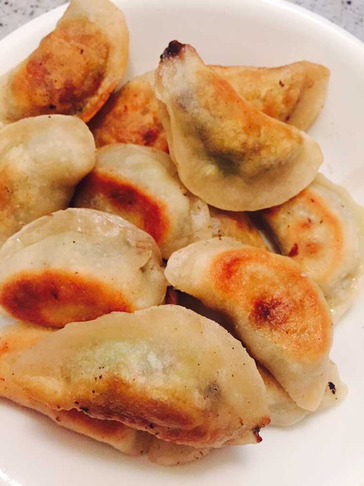 春眠不觉晓胖呗吃煎饺