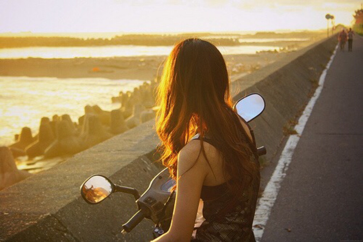 我从背影 看见你