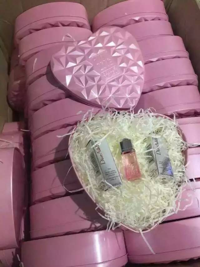 【Dior女王诱惑礼盒三件套】香港订单 包…-堆