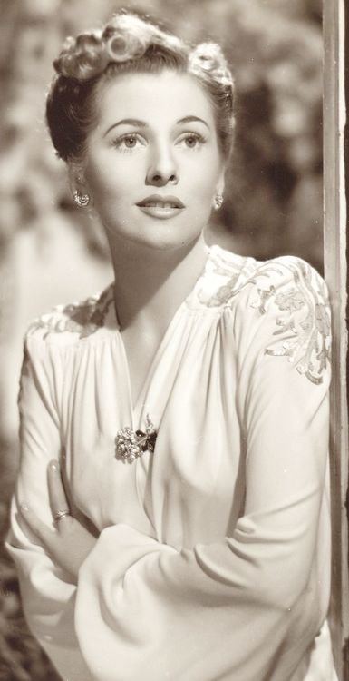 2013 in film and tv : joan fontaine, american