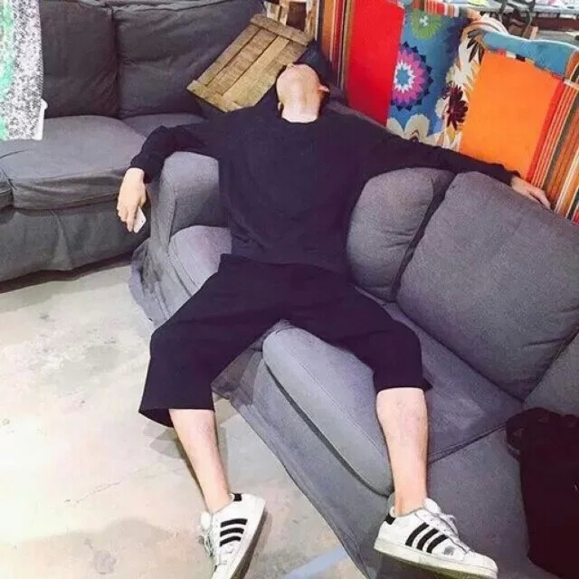 [ 不往前走将来拿什么回忆下酒 ] 男生头像