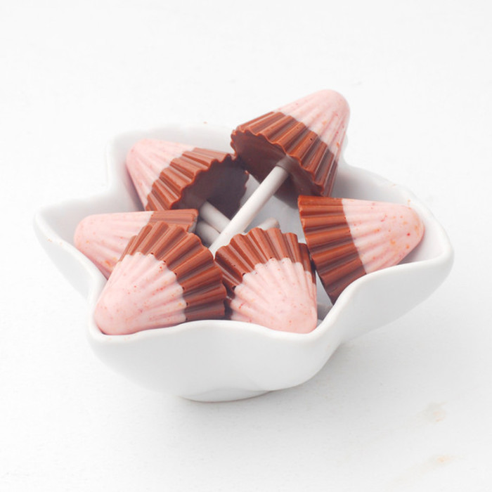 日本 明治 阿波罗 草莓味巧克力棒棒糖