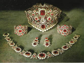 王室的红宝石套装图片