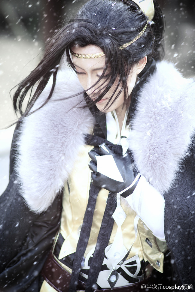 了[心]~这位帅比请问你还缺腿部挂件吗~【藏剑 cn:-逆光-(@逆光r_)