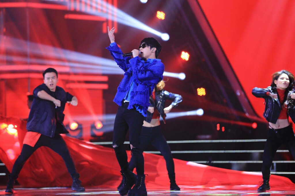 华晨宇 2016 0409 音乐风云榜 年度最佳偶像 年度最佳专辑演唱 高清