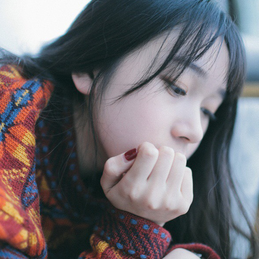 高清女生头像 唯美 长发 背景 小清新 意境 她回眸一霎那 似极了旧时