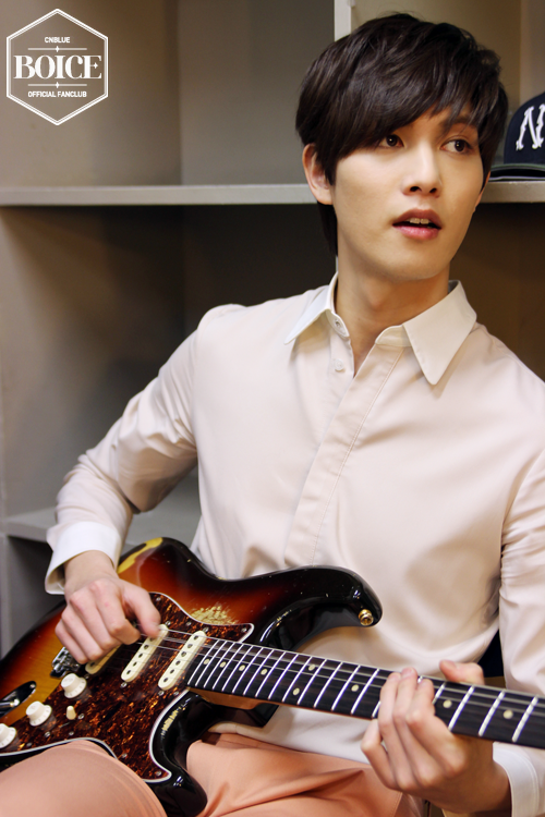 cnblue的 b代表-burning————————李宗泫
