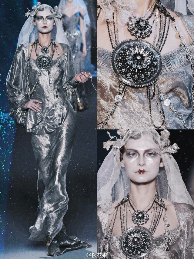 john galliano,johngalliano本人 john galliano fall 2009 疯狂美丽转自微博原发主见水印@樱花娘.
