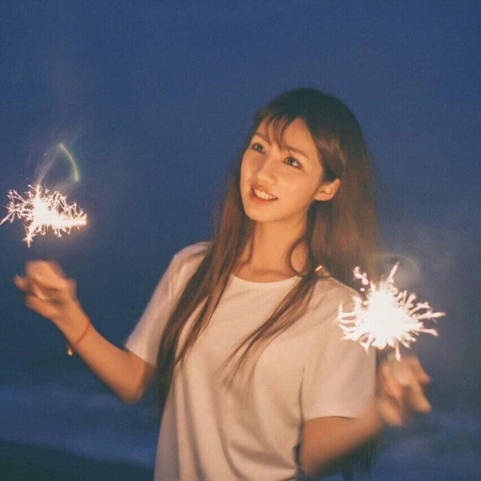 你就像烟火的美丽 情侣头像