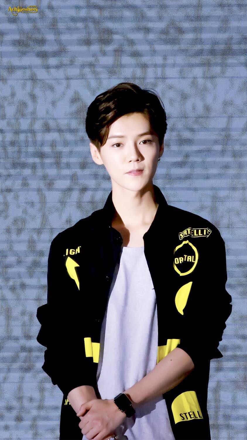 鹿晗#鹿晗生日季·伊利味可滋见面会#睫毛小王子