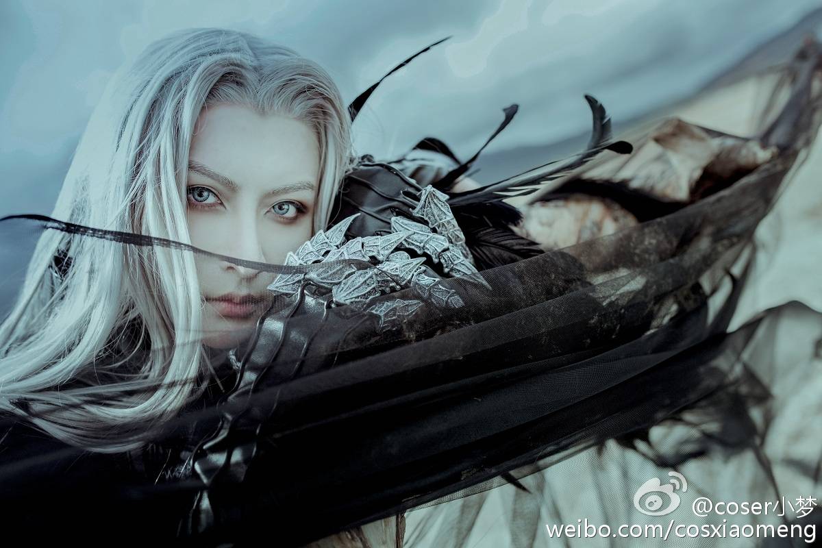 这套图我cos的是游戏中的一个职业:流光.