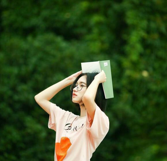 "【女生头像 森系 个性 唯美 书 短发 小清新】拿图点赞加关注不定期