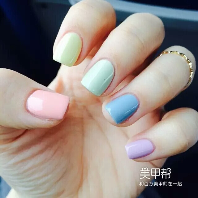 糖果色美甲