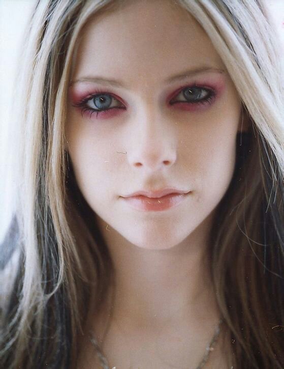 艾薇儿·拉维尼 avril lavigne under my skin时期