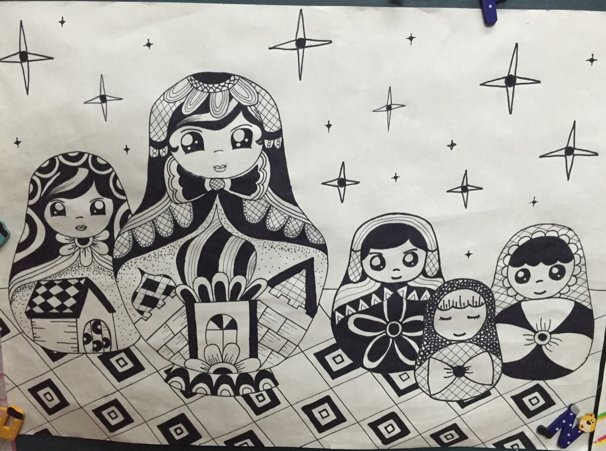 线描画俄罗斯套娃