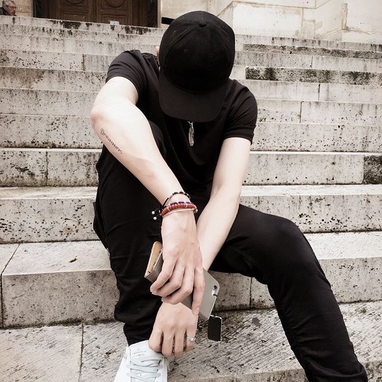 吴亦凡ins图 always be your side,step by step