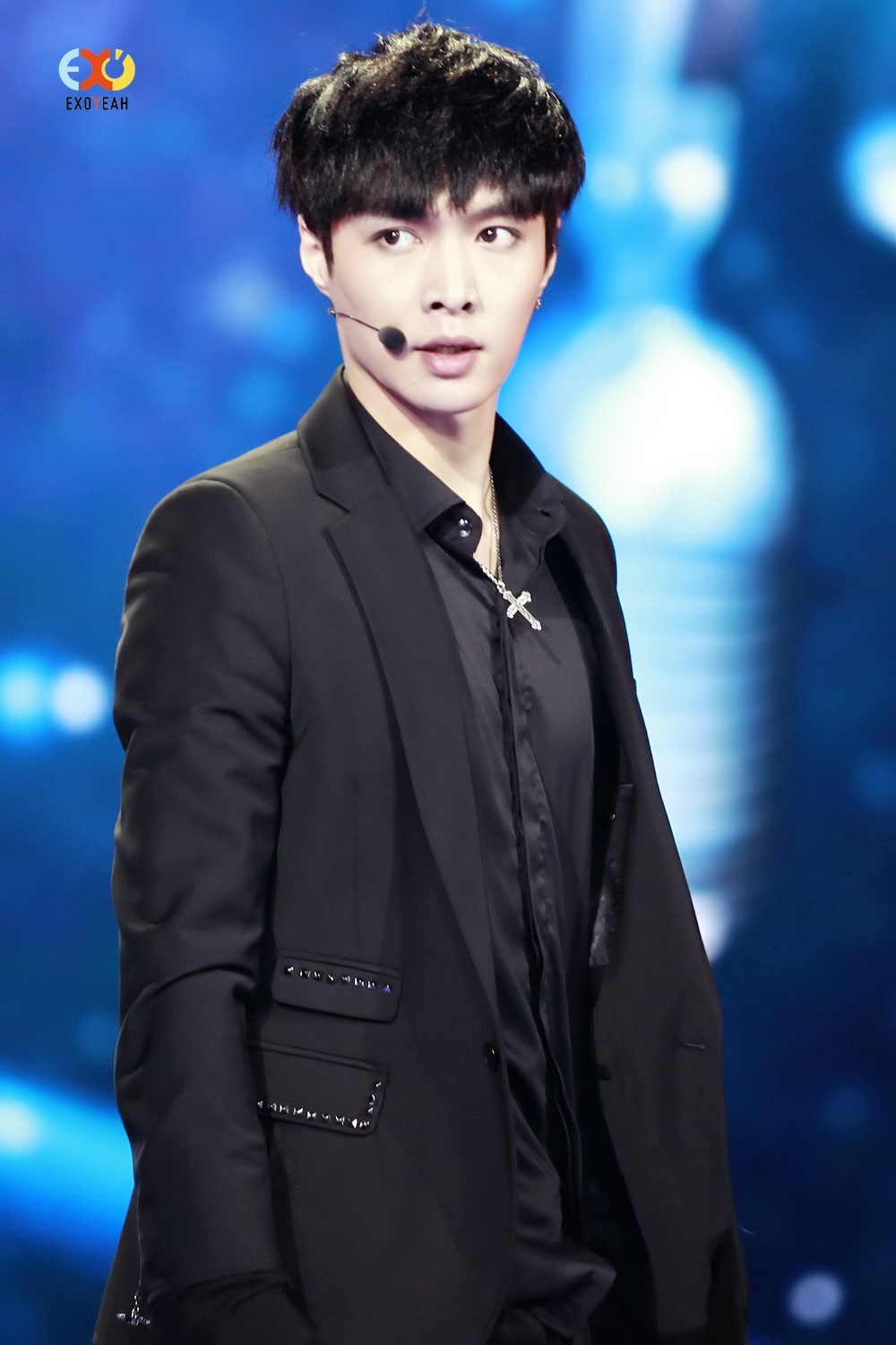 exo中国籍成员张艺兴,艺名lay weibo @努力努力再努力x 2012年4月正式