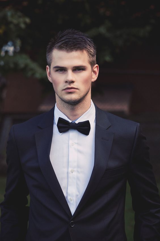 men fashion,black suit,man in black suit,men wearing suit,black