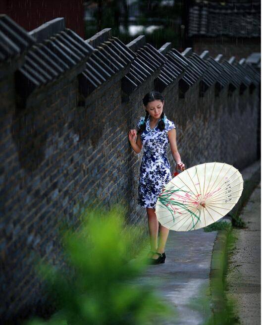 雨中复古旗袍油纸伞