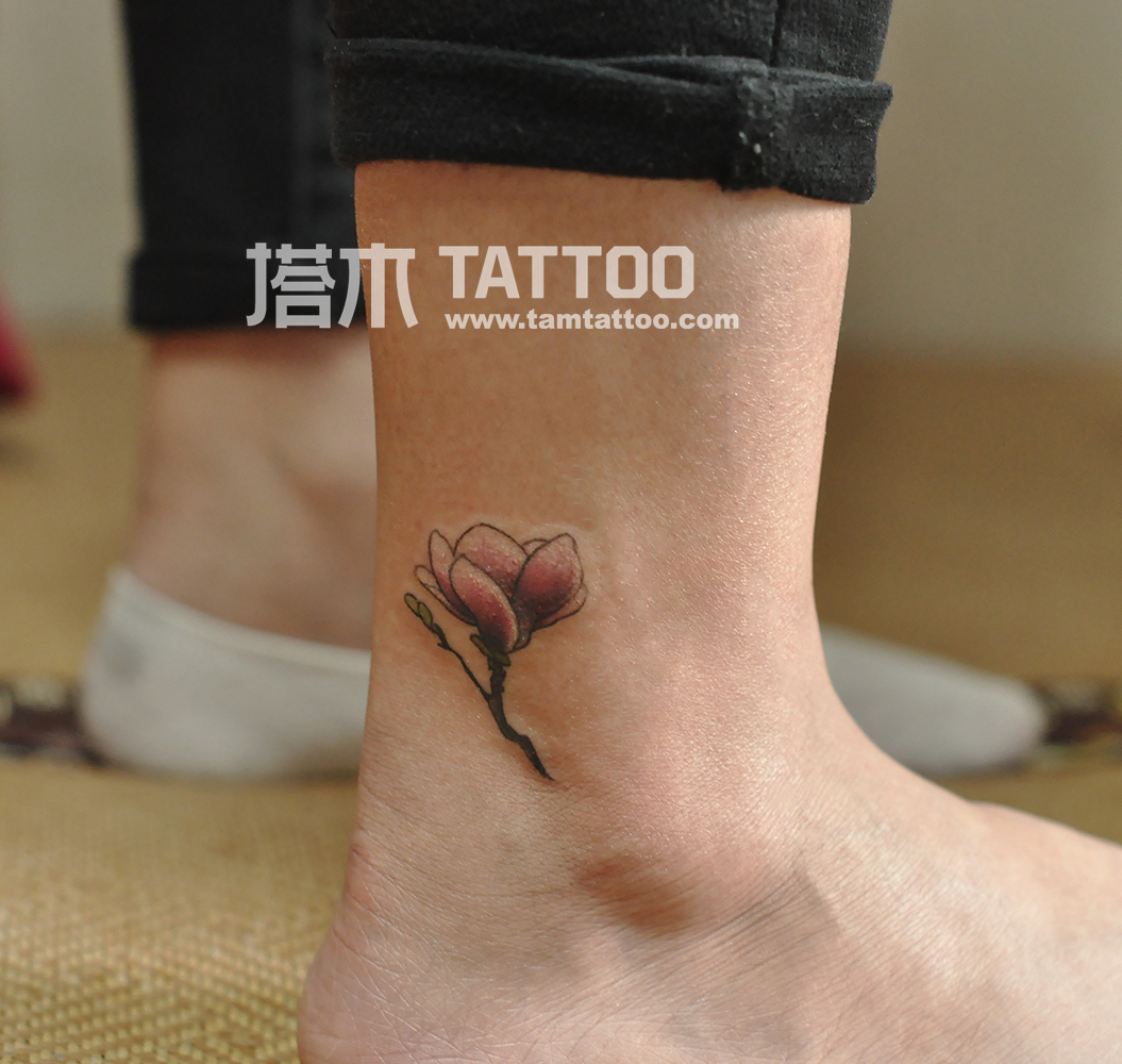 女孩脚踝小清新纹身玉兰花纹身图案