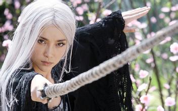 白发魔女 李冰冰 古装魔幻电影《功夫之王》 黑色改良古装长鞭
