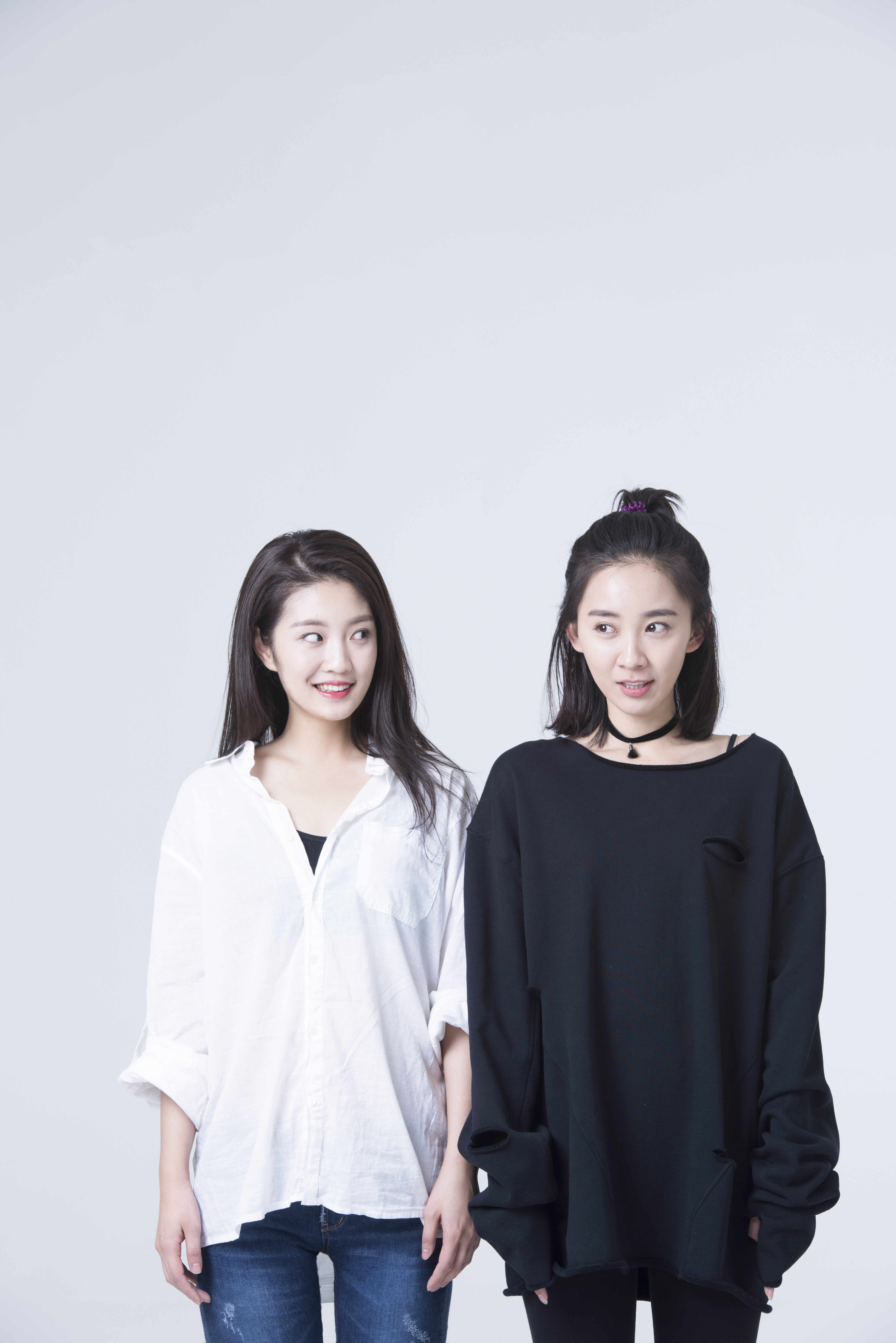 由新人演员朱颜曼滋(饰夏吉吉),刘虞佳(饰夏米米)扮演的"吉米"姐妹花