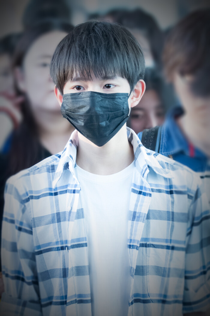 王源160527 重庆赴北京 cr:milkydonuts1108