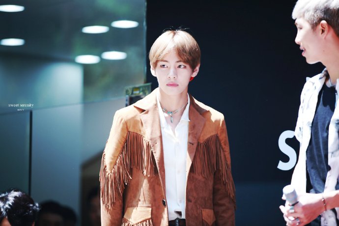 金泰亨花郎# #金泰亨# 【160605】skt签名会 饭拍高清 1p cr.