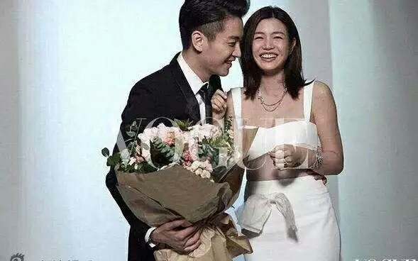 陈晓,陈妍希早前被曝将于今年7月举办婚礼,近日,台湾版《vogue》放出