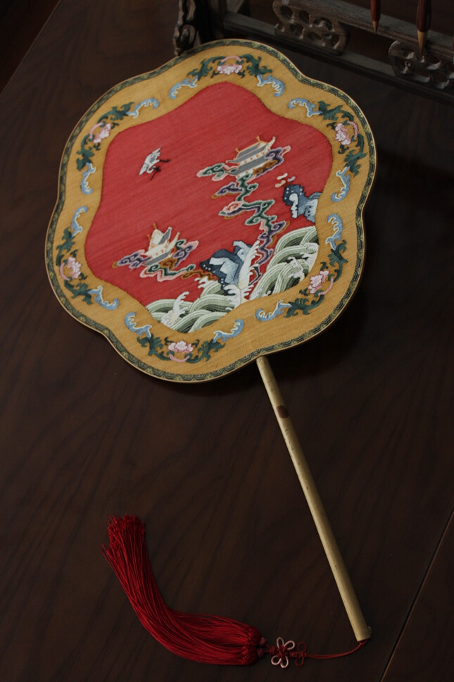精工缂丝仿古宫廷团扇红色缂丝海屋添筹图湘妃竹柄