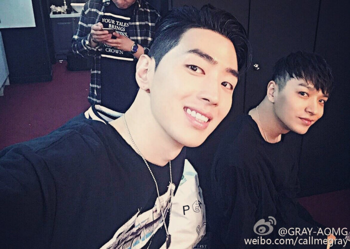 gray_李盛华 aomg